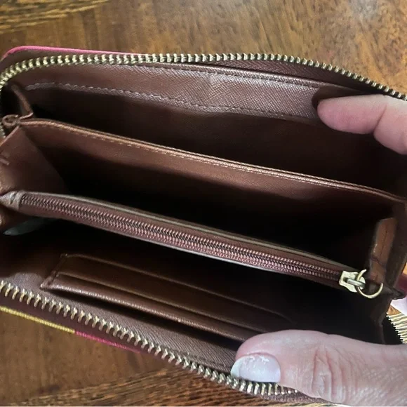 Fossil zip around wallet - Picture 7 of 8